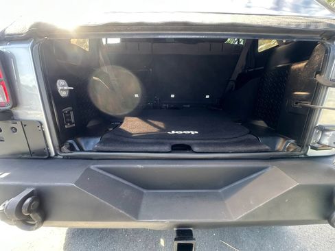 Used 2015 Jeep Wrangler Unlimited Sport w/ Quick Order Package 23S AWD/4WD image 30