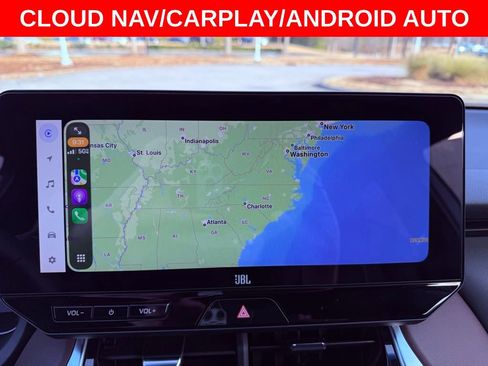 Used 2024 Toyota Venza Limited image 15