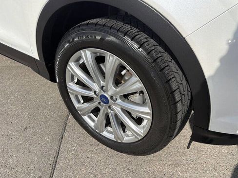 Used 2017 Ford Escape Titanium image 10