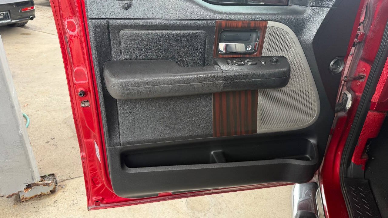 Used 2006 Lincoln Mark LT 4x4 image 17