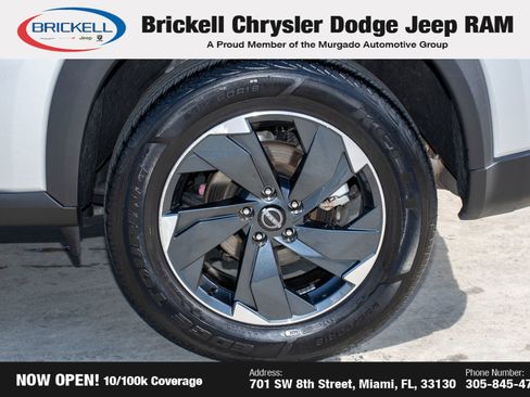 Used 2025 Nissan Rogue SV image 39