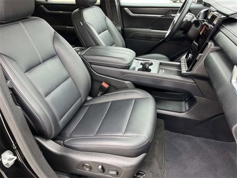 Used 2024 GMC Acadia Elevation image 28