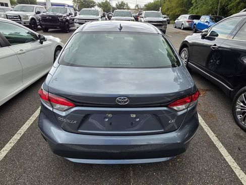 Used 2022 Toyota Corolla LE FWD image 3