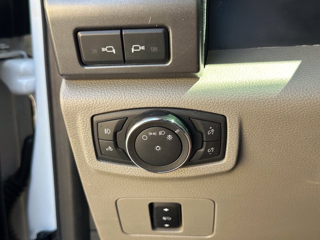 Used 2021 Ford F250 XLT w/ XLT Premium Package AWD/4WD image 34