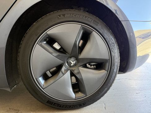 Used 2018 Tesla Model 3 Long Range RWD image 30