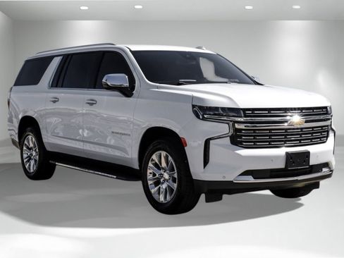 Used 2023 Chevrolet Suburban Premier image 5