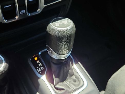Used 2021 Jeep Wrangler Unlimited Sport AWD/4WD image 16