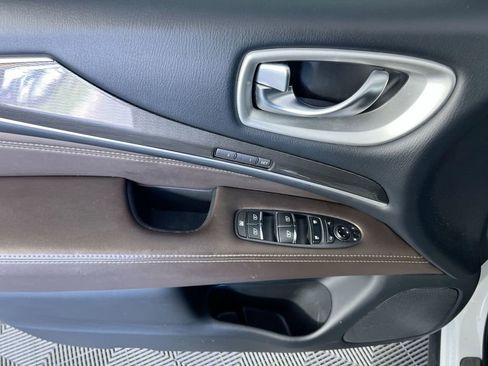 Used 2020 INFINITI QX60 Luxe w/ Essential Package FWD image 14