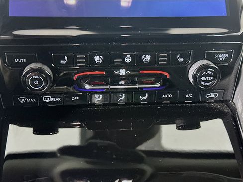 Used 2023 Jeep Grand Cherokee 4WD 4xe w/ Luxury Tech Group II image 24