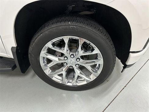 Used 2021 Chevrolet Silverado 1500 High Country w/ Technology Package image 20