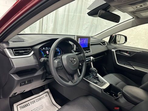 Used 2025 Toyota RAV4 XLE AWD/4WD image 15