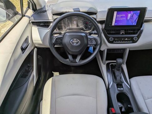 Used 2023 Toyota Corolla Cross L FWD image 16