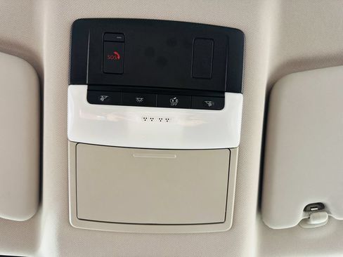 Used 2025 Nissan Rogue SV FWD image 22