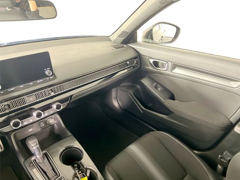 Used 2023 Honda Civic Sport image 23