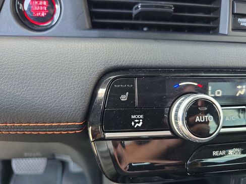 Certified 2025 Honda Pilot Sport image 19