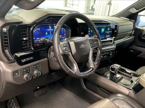 Used 2022 Chevrolet Silverado 1500 ZR2 w/ Technology Package AWD/4WD image 8