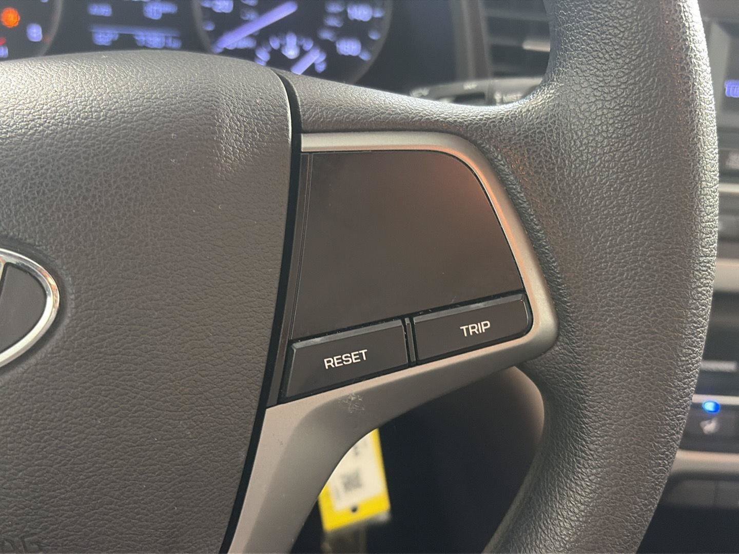 Used 2017 Hyundai Elantra SE FWD image 6