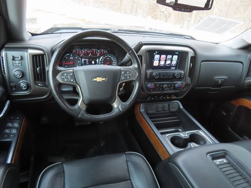 Used 2018 Chevrolet Silverado 1500 High Country image 4