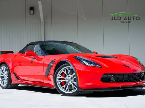 Used 2016 Chevrolet Corvette Z06 w/ 3LZ Preferred Equipment Group image 2
