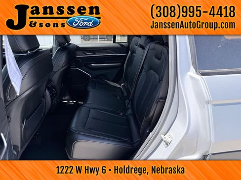 Used 2024 Jeep Grand Cherokee Limited 4xe AWD/4WD image 15
