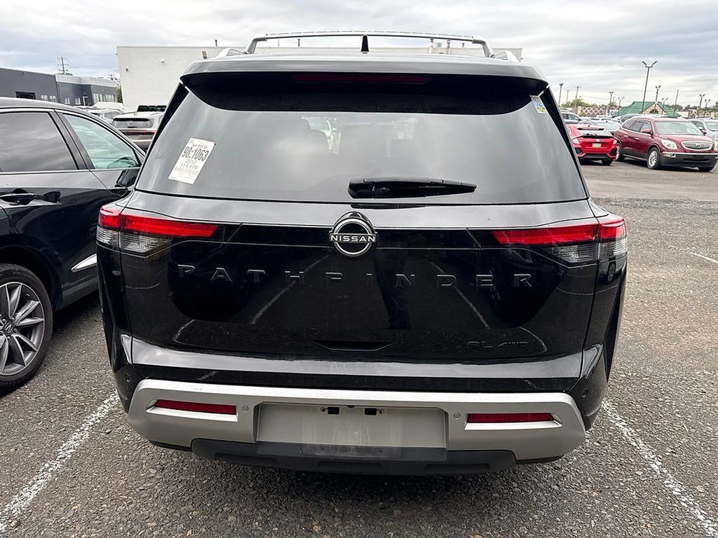 Used 2024 Nissan Pathfinder SL w/ Black Appearance Package AWD/4WD image 6