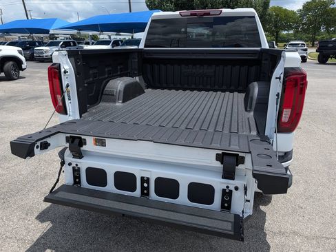 New 2026 GMC Sierra 1500 AT4 w/ AT4 Premium Package AWD/4WD image 28