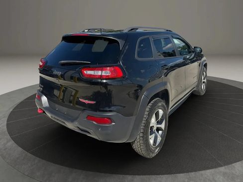 Used 2018 Jeep Cherokee Trailhawk AWD/4WD image 7