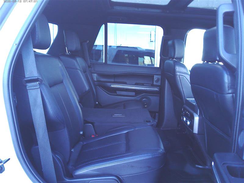 Used 2019 Ford Expedition XLT w/ Equipment Group 202A AWD/4WD image 10