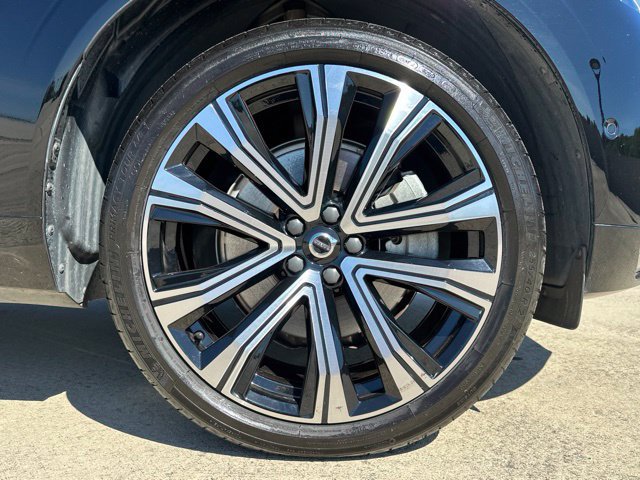Certified 2023 Volvo XC60 B6 Ultimate w/ Protection Package Premier AWD/4WD image 11