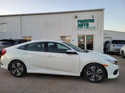 Used 2017 Honda Civic EX-T image 8
