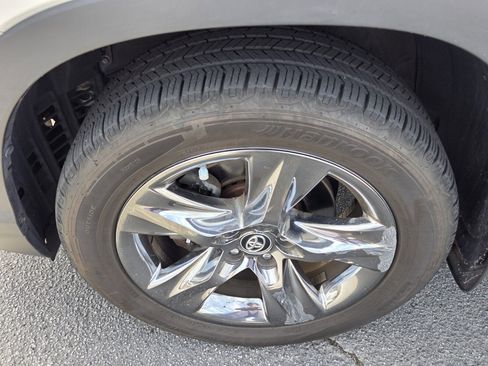 Used 2018 Toyota Highlander Limited Platinum w/ Protection Package #3 image 10