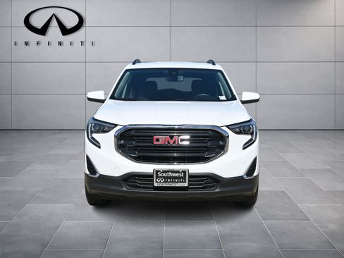 Used 2020 GMC Terrain SLE w/ Driver Convenience Package FWD image 2