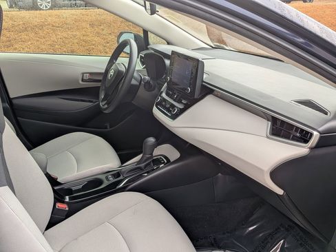 Used 2022 Toyota Corolla LE image 21