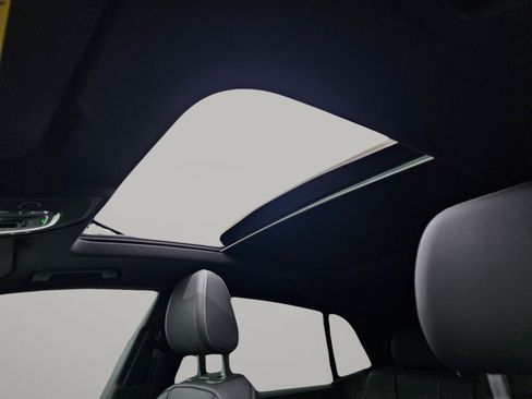 Used 2019 Audi Q8 Prestige w/ Towing Package image 5