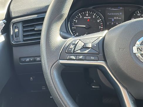 Used 2018 Nissan Rogue Sport SV image 15