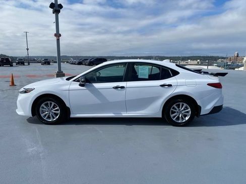 Used 2025 Toyota Camry LE w/ Convenience Package AWD/4WD image 4