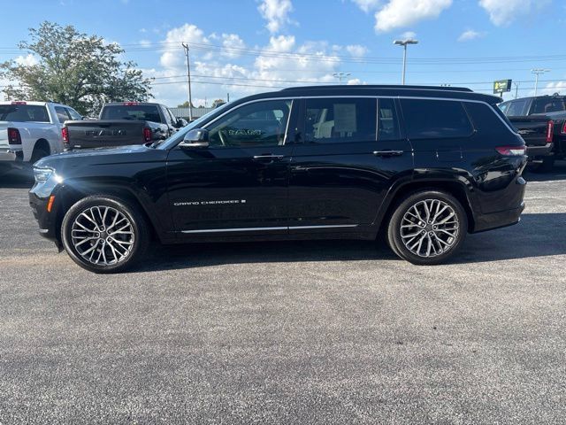 Used 2025 Jeep Grand Cherokee L Summit AWD/4WD image 4