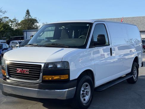 Used 2018 GMC Savana 2500 w/ Driver Convenience Package image 4