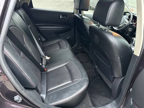 Used 2011 Nissan Rogue SV w/ SL Pkg FWD image 11