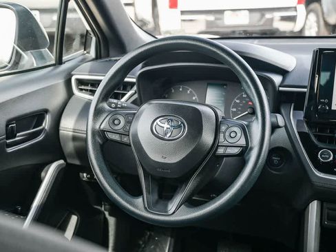 Used 2025 Toyota Corolla Cross AWD Hybrid image 12