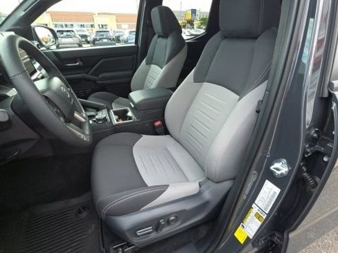Used 2025 Toyota Tacoma TRD Off-Road AWD/4WD image 11
