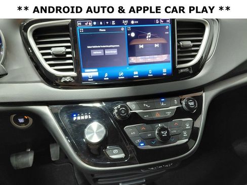 Certified 2025 Chrysler Pacifica Select image 17