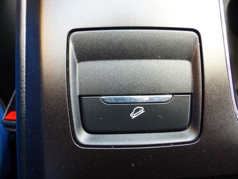 Used 2018 Ford Fusion SE w/ Equipment Group 201A image 50