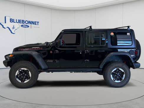Used 2022 Jeep Wrangler Unlimited Rubicon w/ Cold Weather Group AWD/4WD image 8