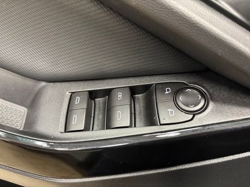 Used 2026 Chevrolet Equinox LT FWD image 32