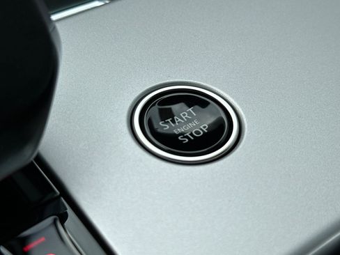 Used 2024 Land Rover Range Rover SE image 34