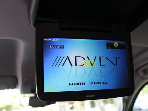 Used 2020 Chevrolet Suburban LT RWD image 40