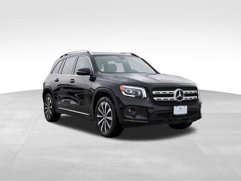 Used 2022 Mercedes-Benz GLB 250 image 1