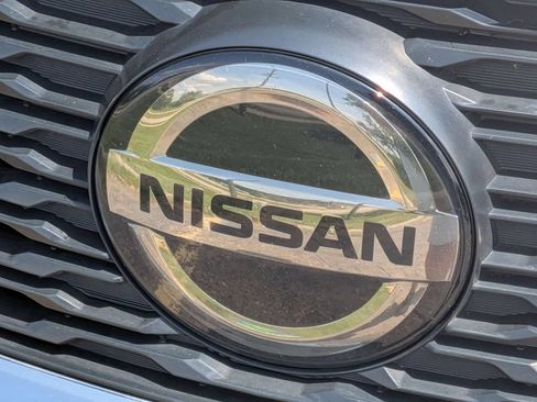Used 2020 Nissan Rogue SV AWD/4WD image 9