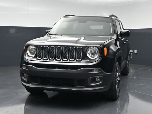 Used 2020 Jeep Renegade Latitude w/ Cold Weather Group AWD/4WD image 2